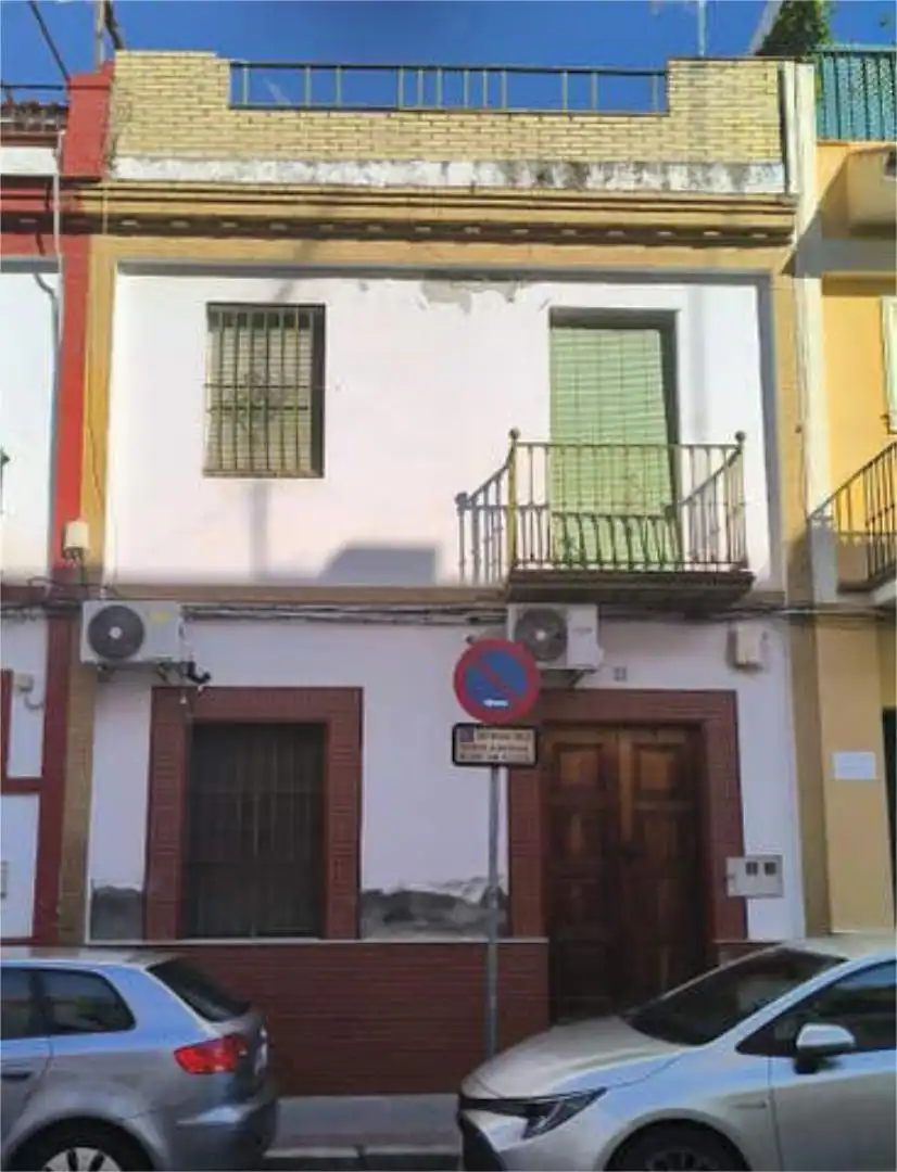Houses for sale in Cruz Roja Exterior view of Houses for sale in Sevilla Capital