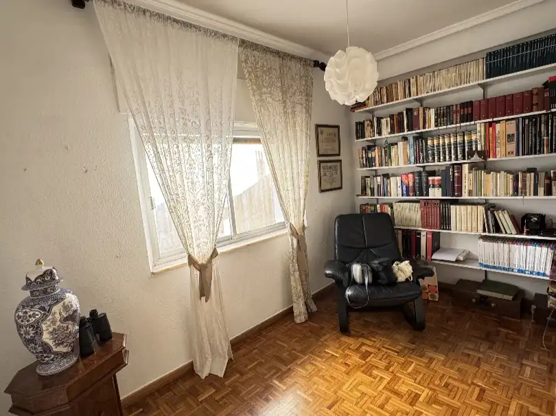 Piso en venta en Calle Fray Luis de Granada, 7, Carmelitas Sala de estar de Piso en venta en Salamanca Capital con Balcón