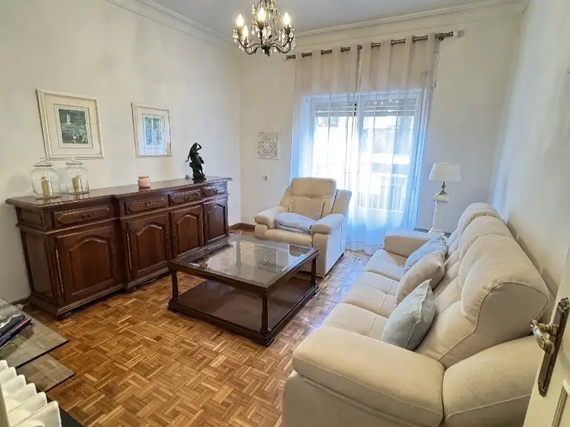 Piso en venta en Calle Fray Luis de Granada, 7, Carmelitas Sala de estar de Piso en venta en Salamanca Capital con Balcón
