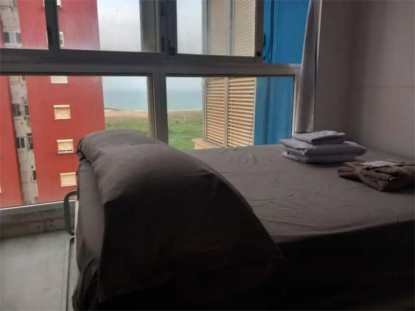 Habitación de Apartamento de alquiler en La Pobla de Farnals con Jardín privado, Terraza y Piscina