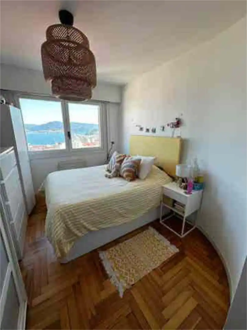 Schlafzimmer von Wohnungen zur Miete in Vigo  mit Heizung, Terrasse und Abstellraum