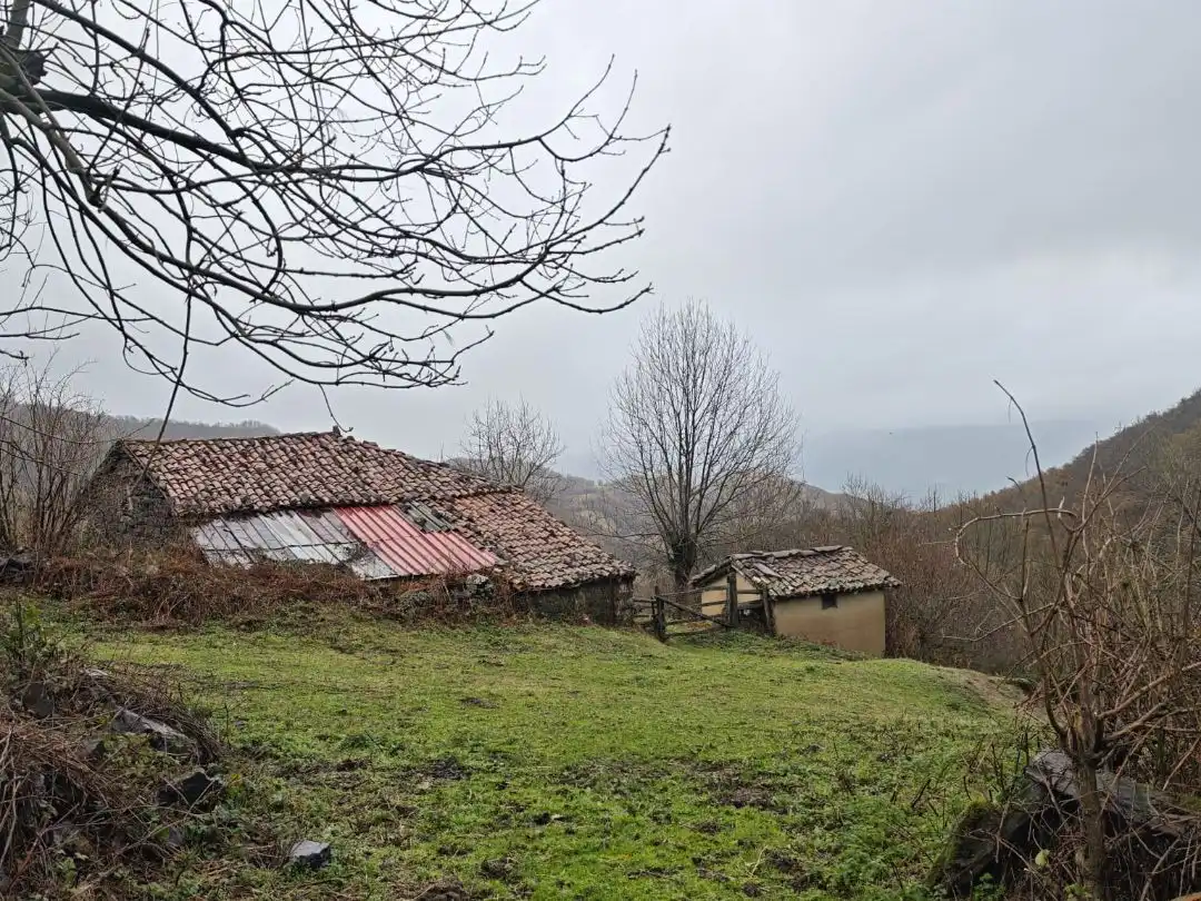 Casa adosada en venta en La Plaza, 1, Teverga