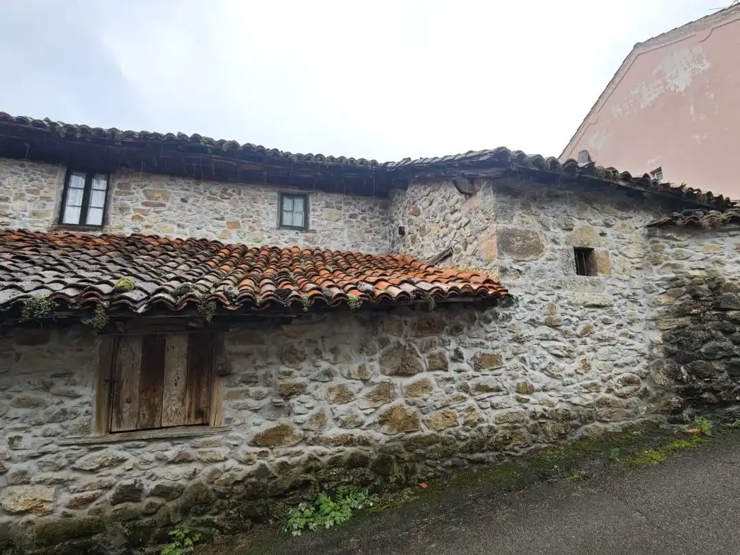 Casa adosada en venta en La Plaza, 1, Teverga