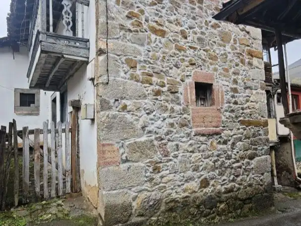 Casa adosada en venta en La Plaza, 1, Teverga