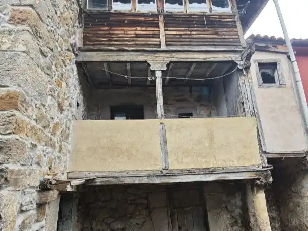 Casa adosada en venta en La Plaza, 1, Teverga
