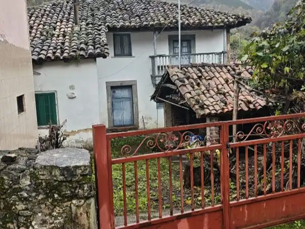 Casa adosada en venta en La Plaza, 1, Teverga Casa adosada en venta en La Plaza, 1, Teverga