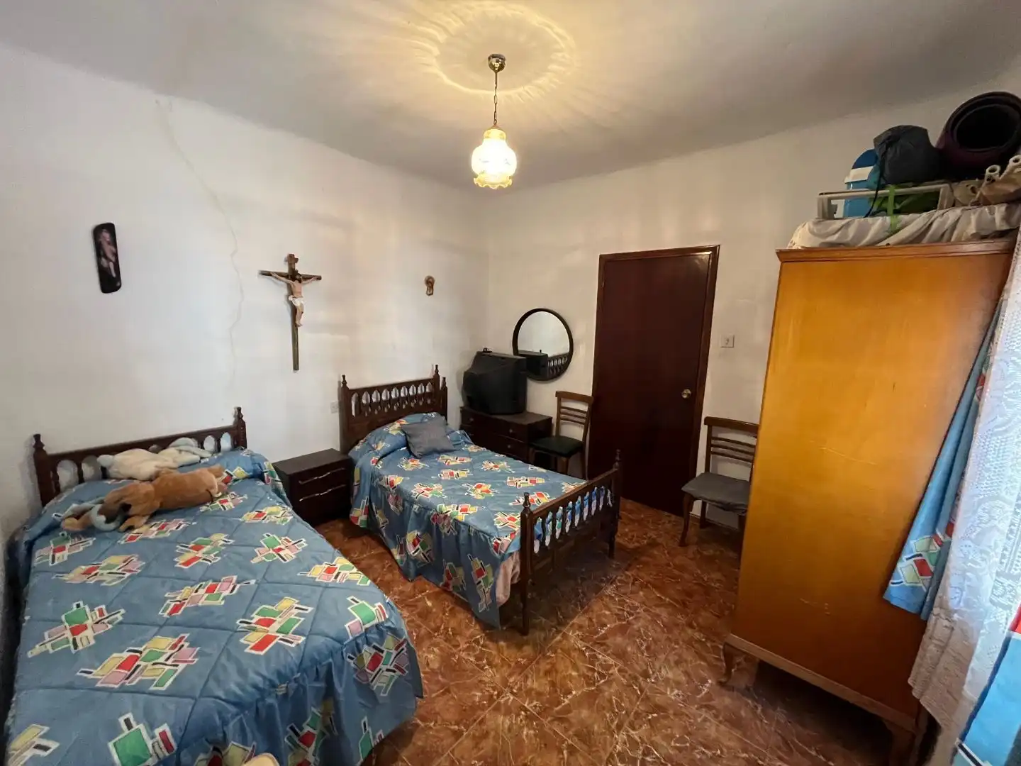 Casa adosada en venta en Plaza Cante Jondo, 1, La Zarzuela - San José - Belén Habitación de Casa adosada en venta en Linares con Aire acondicionado, Terraza y Trastero