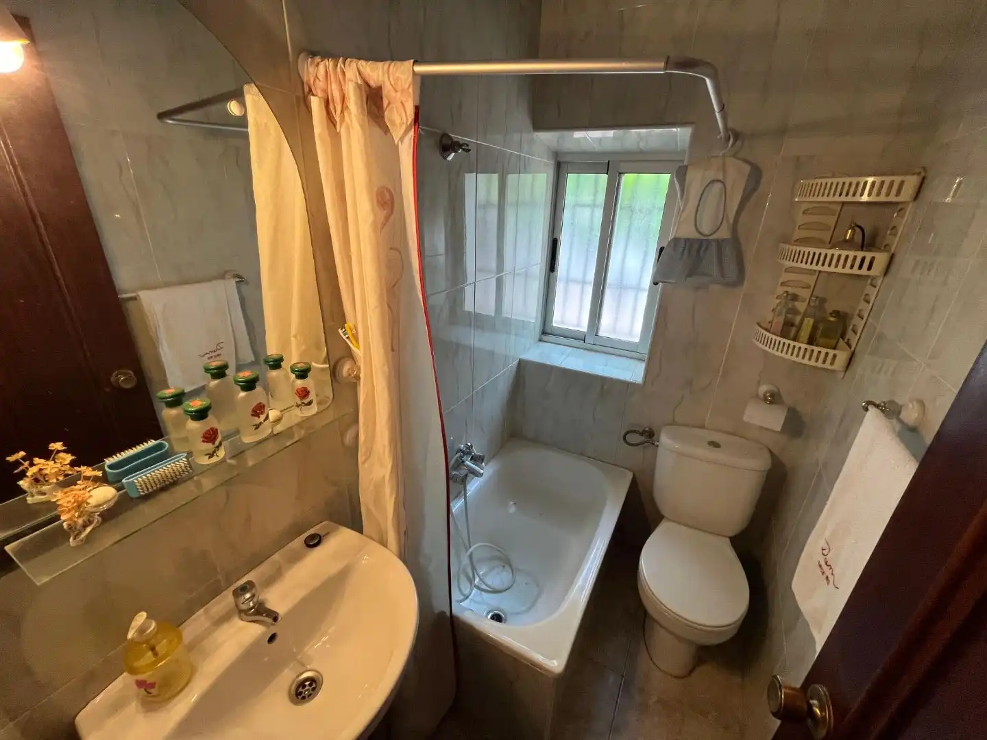 Casa adosada en venta en Plaza Cante Jondo, 1, La Zarzuela - San José - Belén Baño de Casa adosada en venta en Linares con Aire acondicionado, Terraza y Trastero