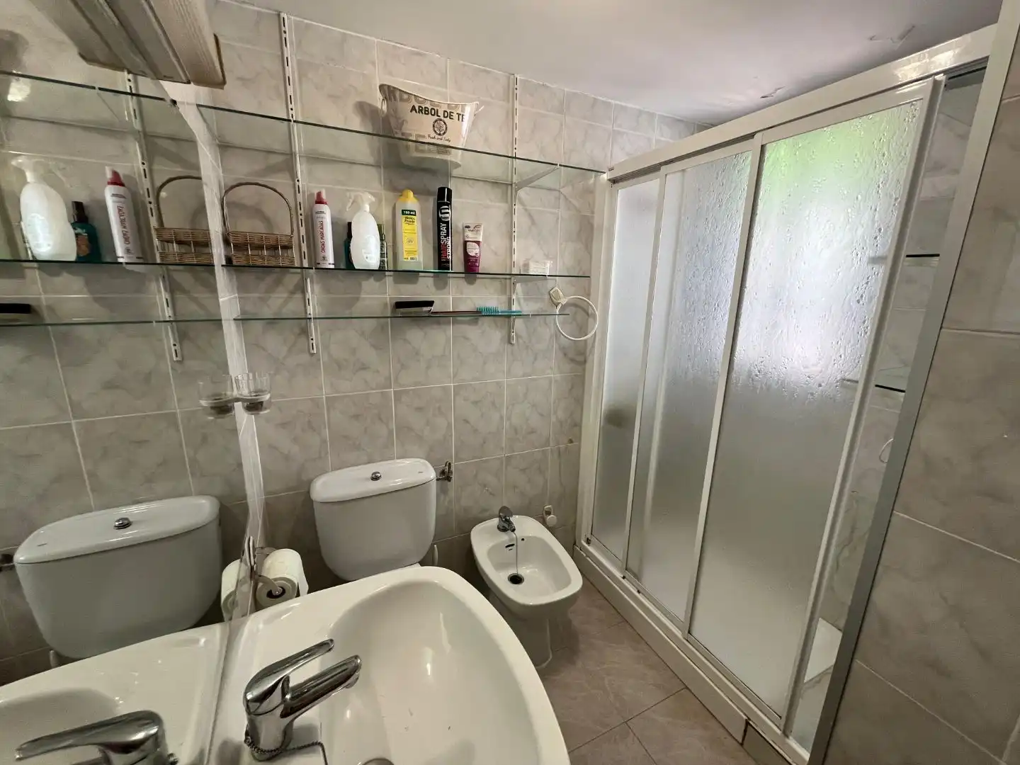 Casa adosada en venta en Plaza Cante Jondo, 1, La Zarzuela - San José - Belén Baño de Casa adosada en venta en Linares con Aire acondicionado, Terraza y Trastero