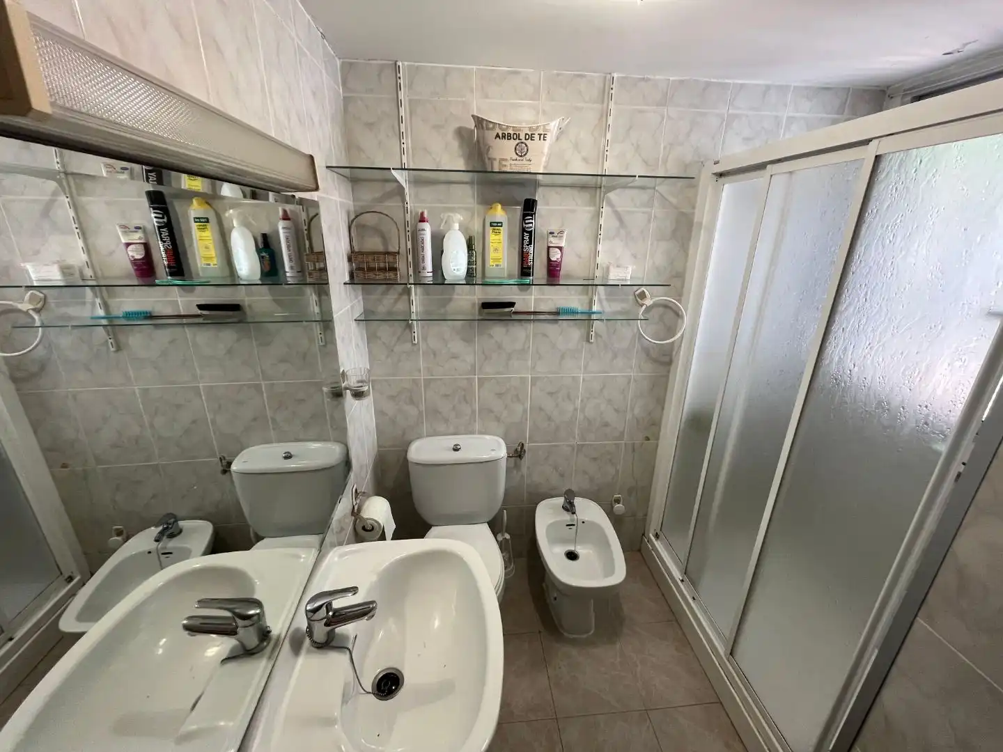 Casa adosada en venta en Plaza Cante Jondo, 1, La Zarzuela - San José - Belén Baño de Casa adosada en venta en Linares con Aire acondicionado, Terraza y Trastero