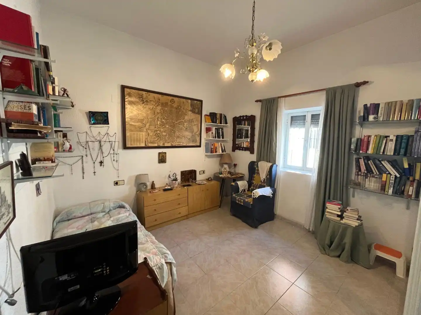 Casa adosada en venta en Plaza Cante Jondo, 1, La Zarzuela - San José - Belén Sala de estar de Casa adosada en venta en Linares con Aire acondicionado, Terraza y Trastero