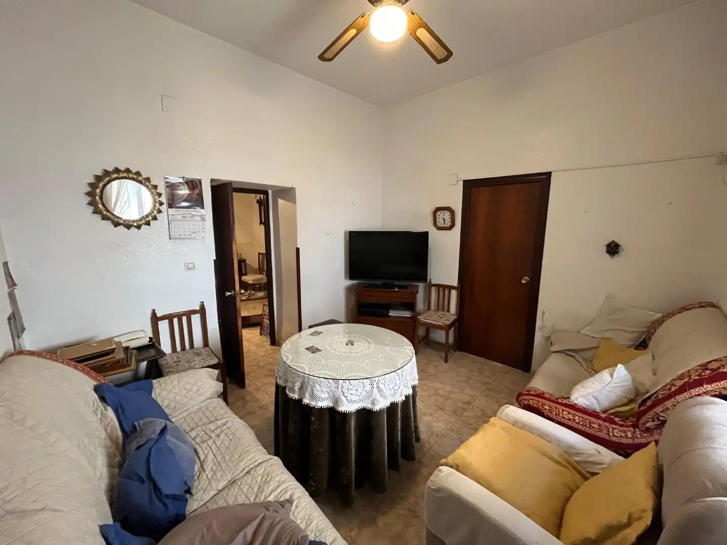 Casa adosada en venta en Plaza Cante Jondo, 1, La Zarzuela - San José - Belén Sala de estar de Casa adosada en venta en Linares con Aire acondicionado, Terraza y Trastero