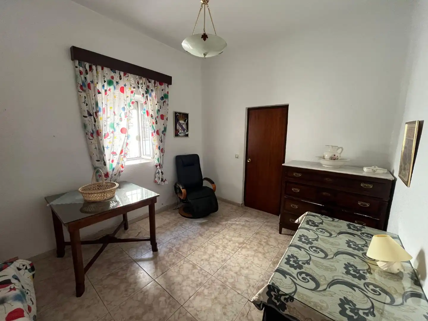 Casa adosada en venta en Plaza Cante Jondo, 1, La Zarzuela - San José - Belén Habitación de Casa adosada en venta en Linares con Aire acondicionado, Terraza y Trastero