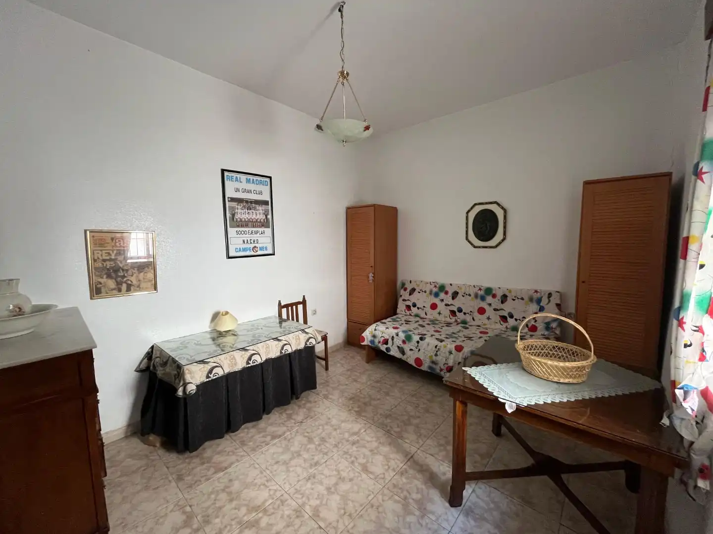 Casa adosada en venta en Plaza Cante Jondo, 1, La Zarzuela - San José - Belén Sala de estar de Casa adosada en venta en Linares con Aire acondicionado, Terraza y Trastero