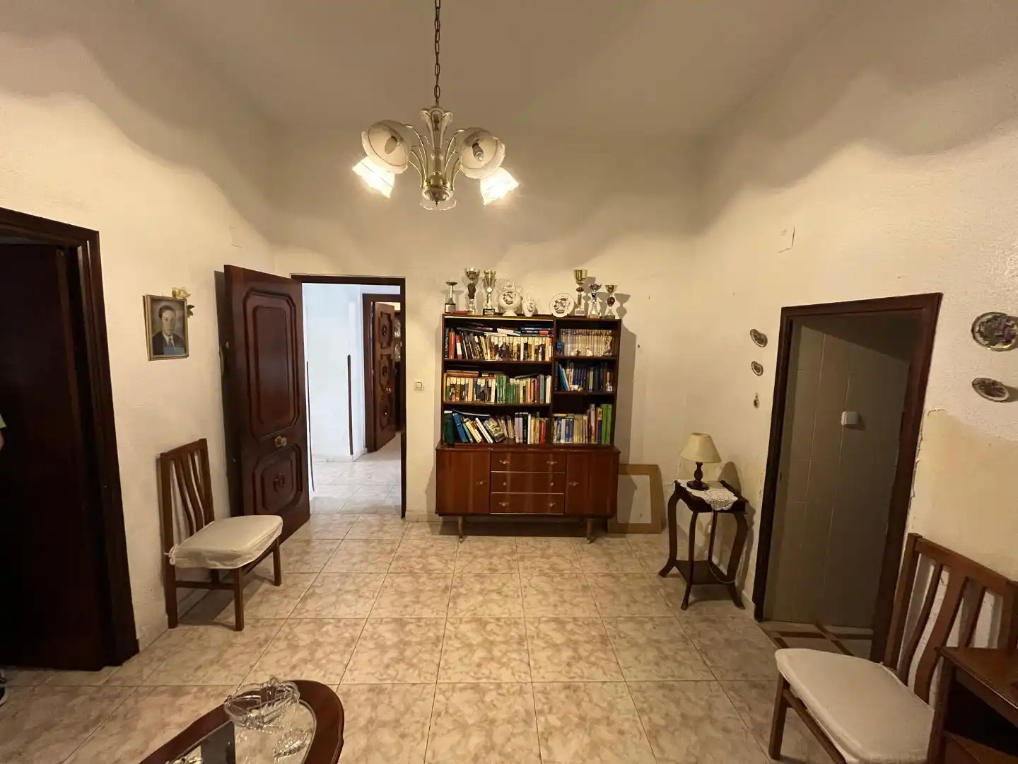 Casa adosada en venta en Plaza Cante Jondo, 1, La Zarzuela - San José - Belén Sala de estar de Casa adosada en venta en Linares con Aire acondicionado, Terraza y Trastero