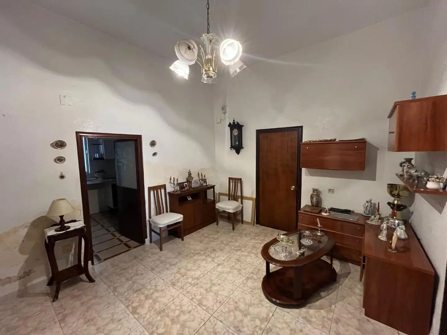 Casa adosada en venta en Plaza Cante Jondo, 1, La Zarzuela - San José - Belén Sala de estar de Casa adosada en venta en Linares con Aire acondicionado, Terraza y Trastero