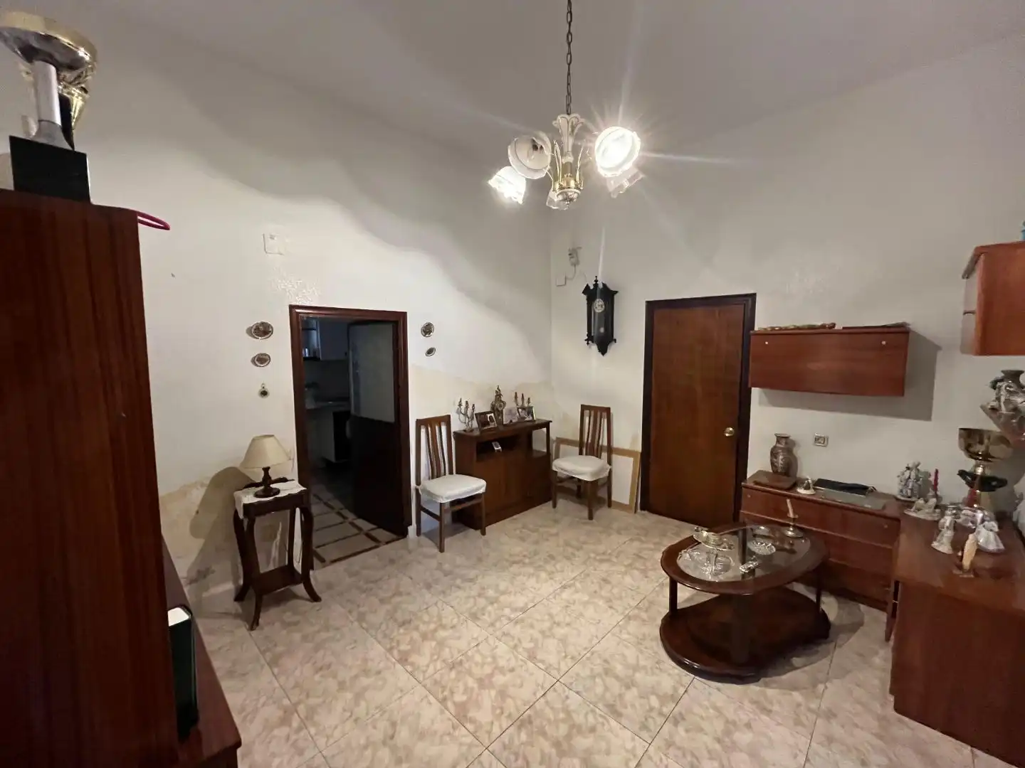 Casa adosada en venta en Plaza Cante Jondo, 1, La Zarzuela - San José - Belén Sala de estar de Casa adosada en venta en Linares con Aire acondicionado, Terraza y Trastero
