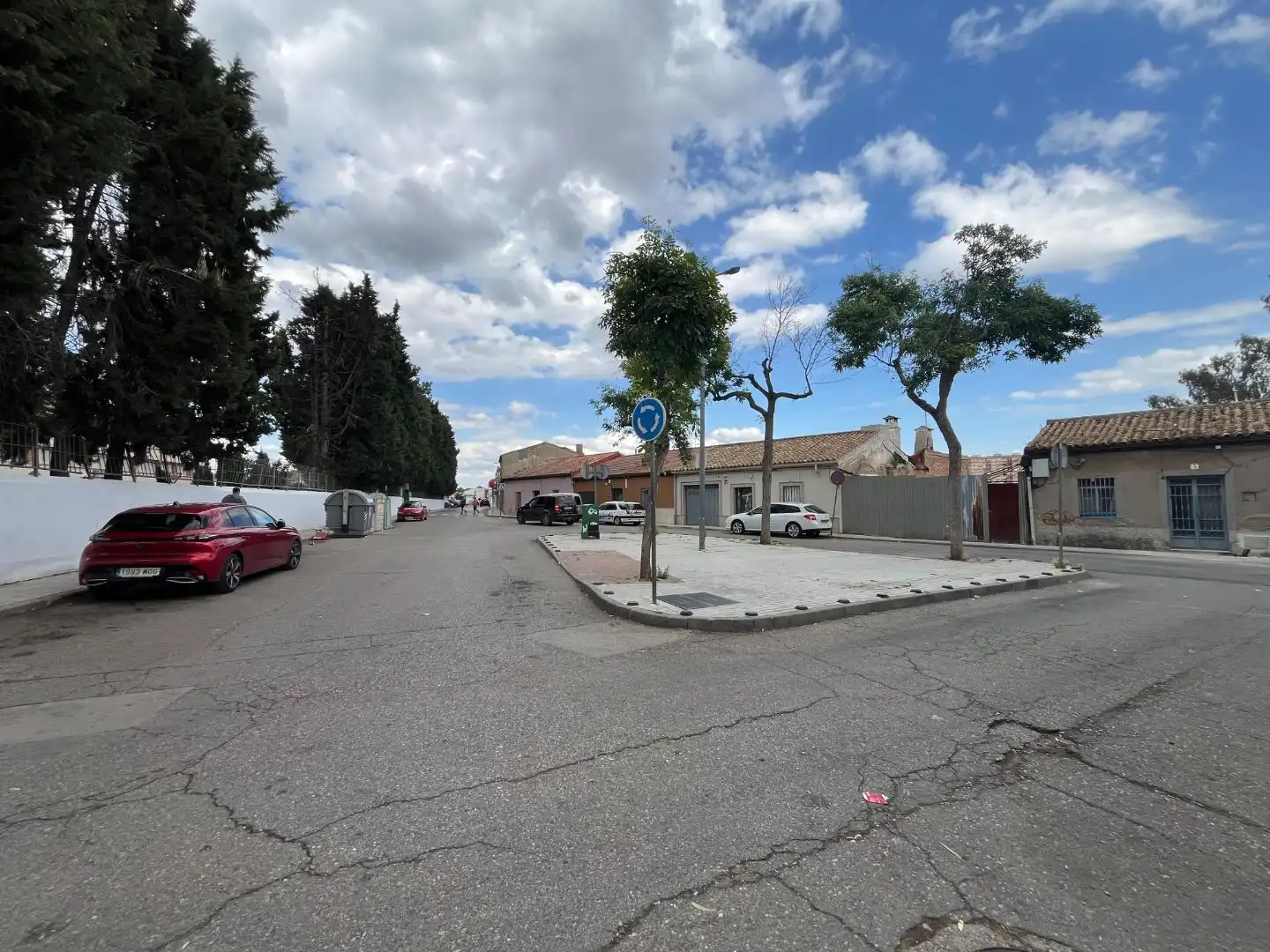 Casa adosada en venta en Plaza Cante Jondo, 1, La Zarzuela - San José - Belén Vista exterior de Casa adosada en venta en Linares con Aire acondicionado, Terraza y Trastero