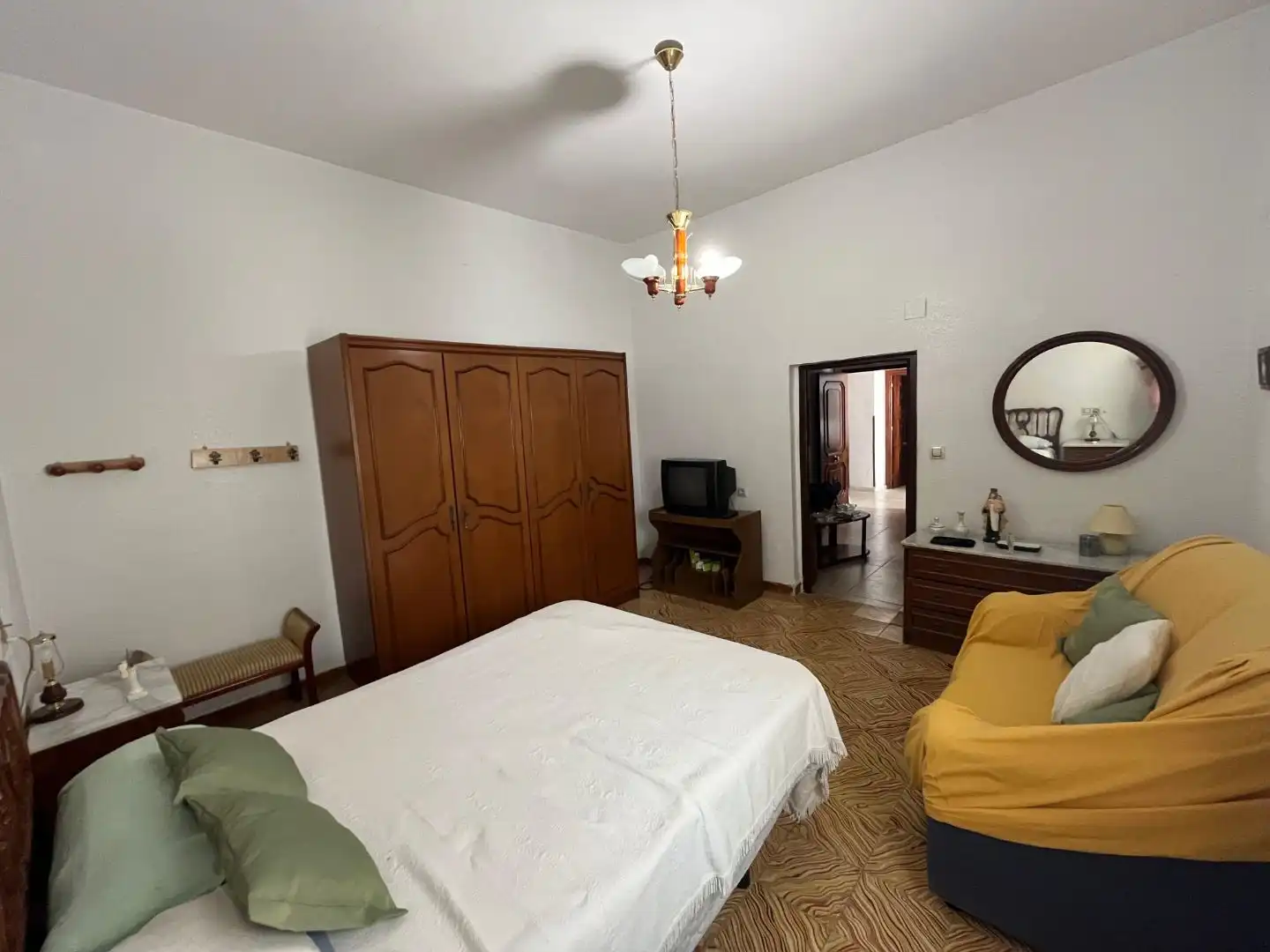 Casa adosada en venta en Plaza Cante Jondo, 1, La Zarzuela - San José - Belén Habitación de Casa adosada en venta en Linares con Aire acondicionado, Terraza y Trastero