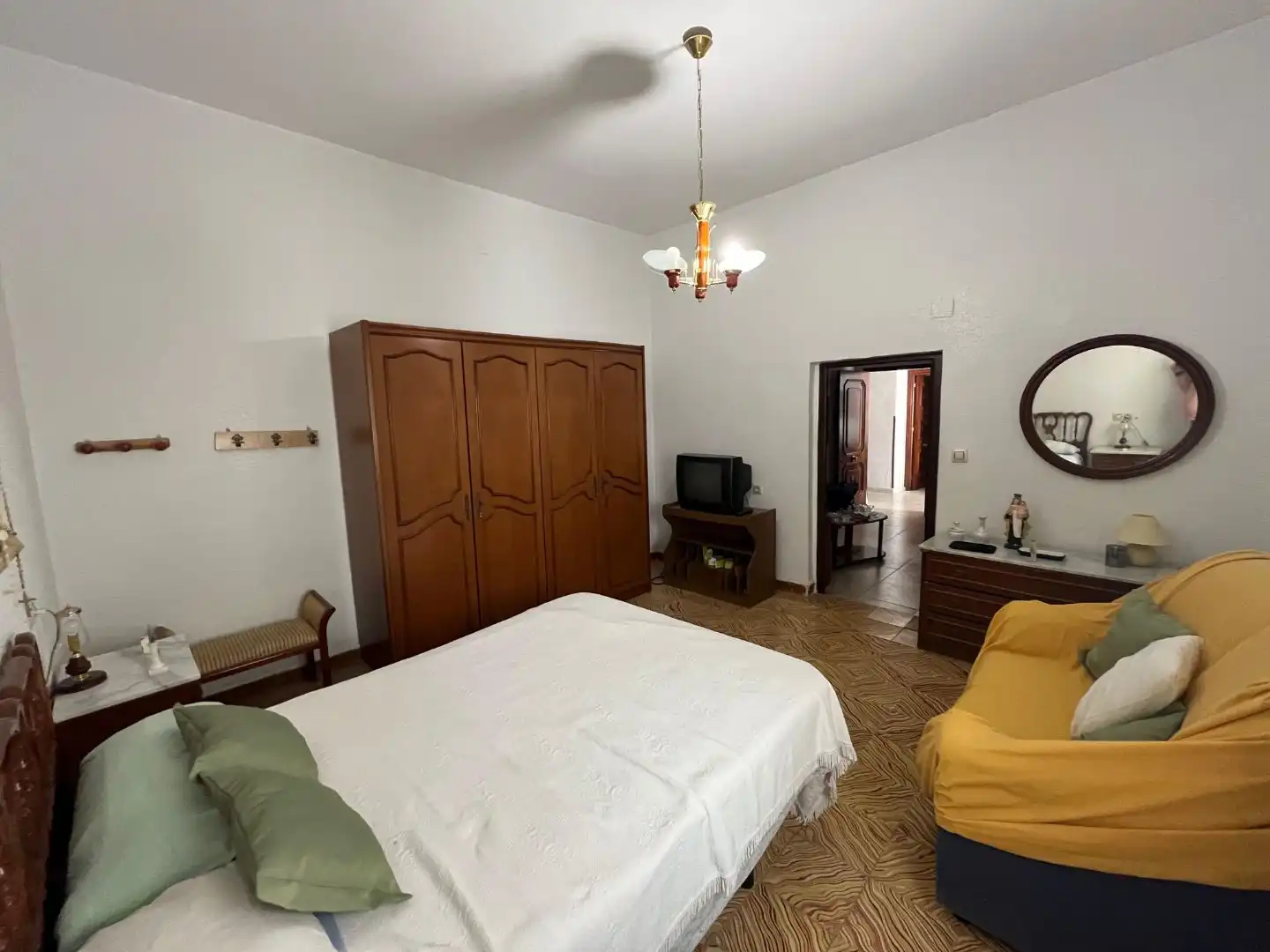 Casa adosada en venta en Plaza Cante Jondo, 1, La Zarzuela - San José - Belén Habitación de Casa adosada en venta en Linares con Aire acondicionado, Terraza y Trastero