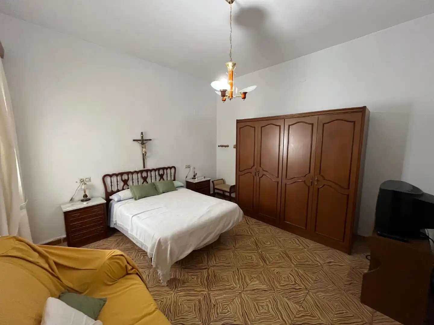 Casa adosada en venta en Plaza Cante Jondo, 1, La Zarzuela - San José - Belén Habitación de Casa adosada en venta en Linares con Aire acondicionado, Terraza y Trastero