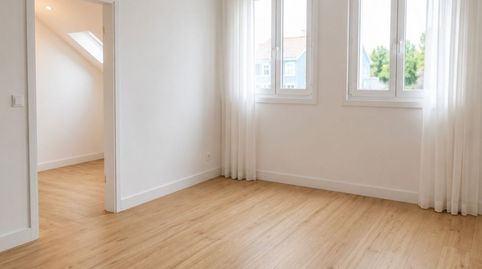Foto 2 de Piso en venta en Falperra - Santa Lucía, A Coruña Capital