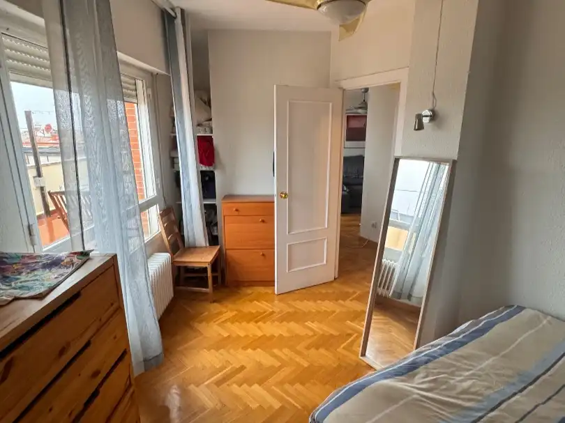 Pis de lloguer a Calle de María Luisa, 22, Berruguete Dormitori de Pis de lloguer en Madrid amb Aire condicionat, Calefacció i Terrassa
