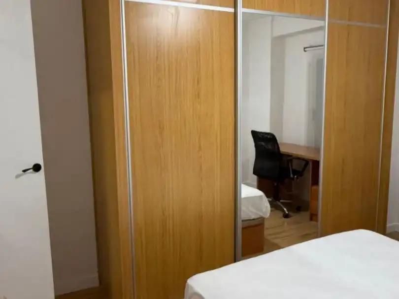 Dormitori de Pis de lloguer en Valencia amb Aire condicionat, Parquet i Moblat