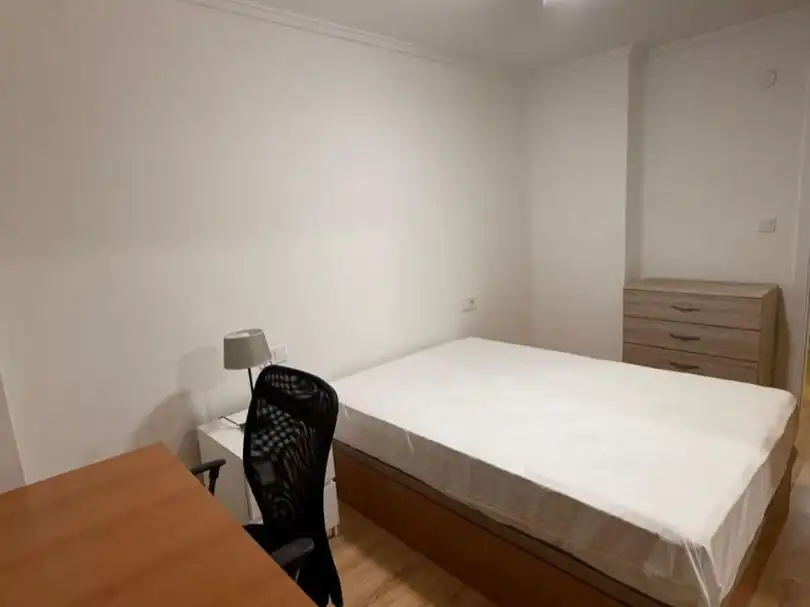 Dormitori de Pis de lloguer en Valencia amb Aire condicionat, Parquet i Moblat