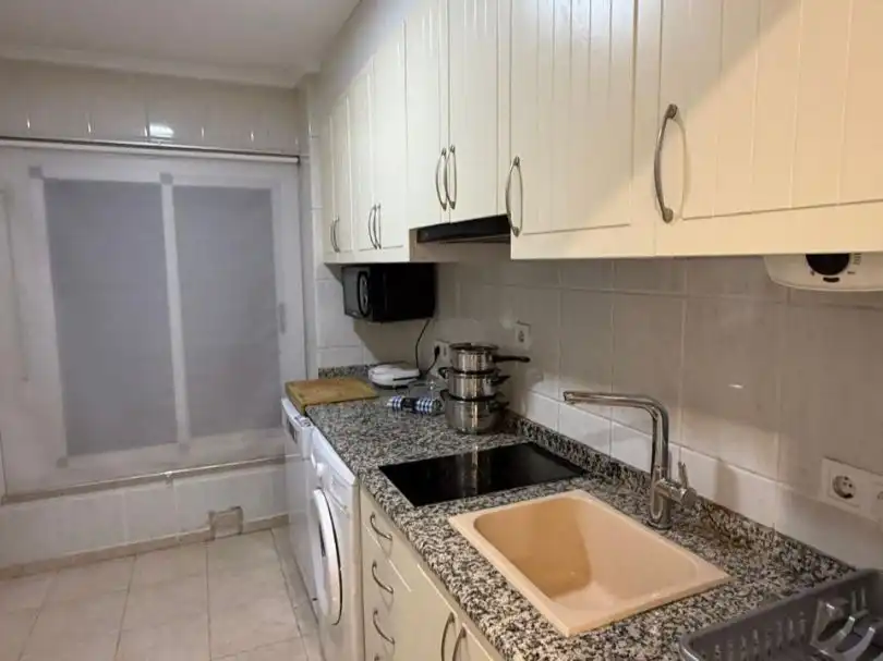 Cuina de Pis de lloguer en Valencia amb Aire condicionat, Parquet i Moblat