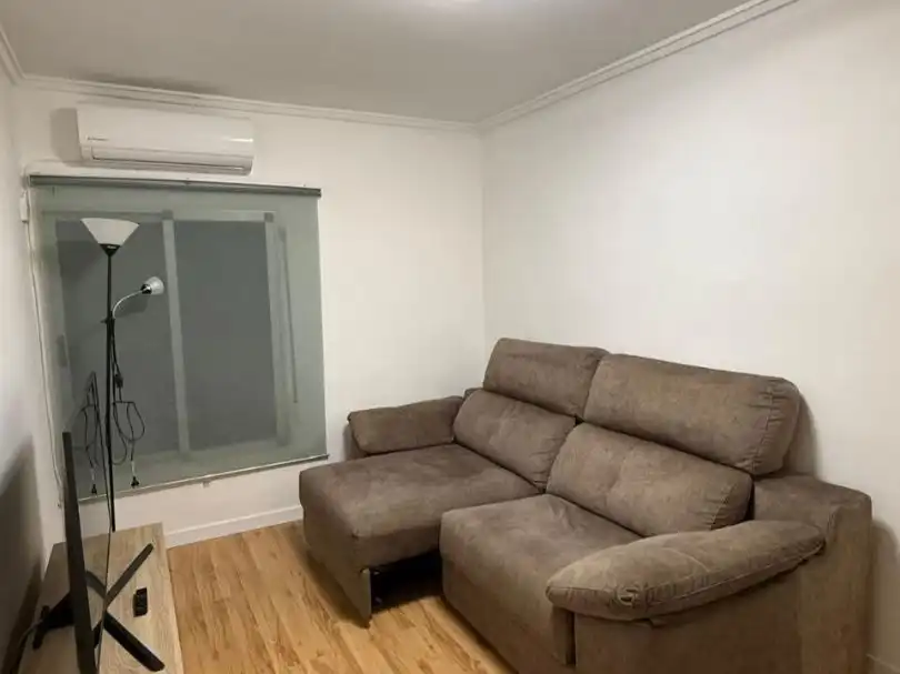 Sala d'estar de Pis de lloguer en Valencia amb Aire condicionat, Parquet i Moblat