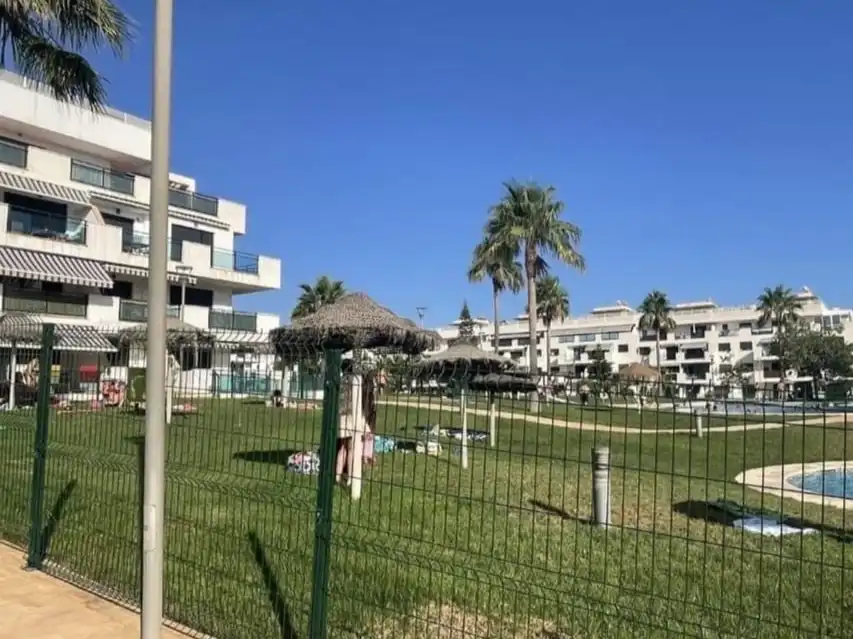 Pis en venda a Calle de Los Juegos de Atenas, 20, El Toyo Vista exterior de Pis en venda en Almería Capital amb Aire condicionat, Terrassa i Piscina