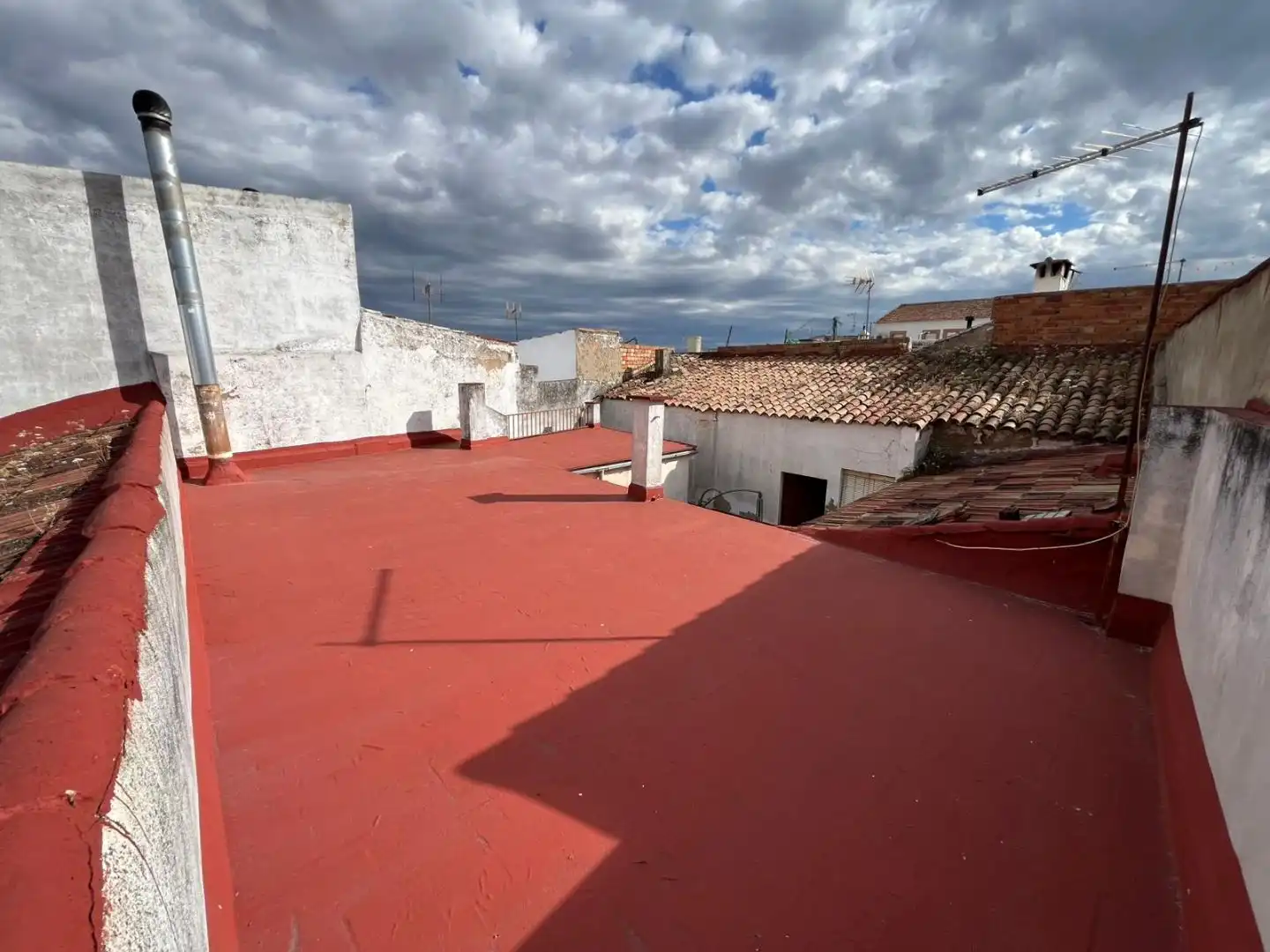 Casa adosada en venta en Calle Cuba, 5, Arrayanes Vista exterior de Casa adosada en venta en Linares con Aire acondicionado y Terraza