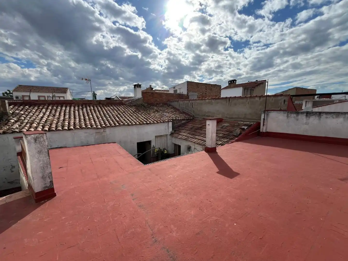Casa adosada en venta en Calle Cuba, 5, Arrayanes Vista exterior de Casa adosada en venta en Linares con Aire acondicionado y Terraza