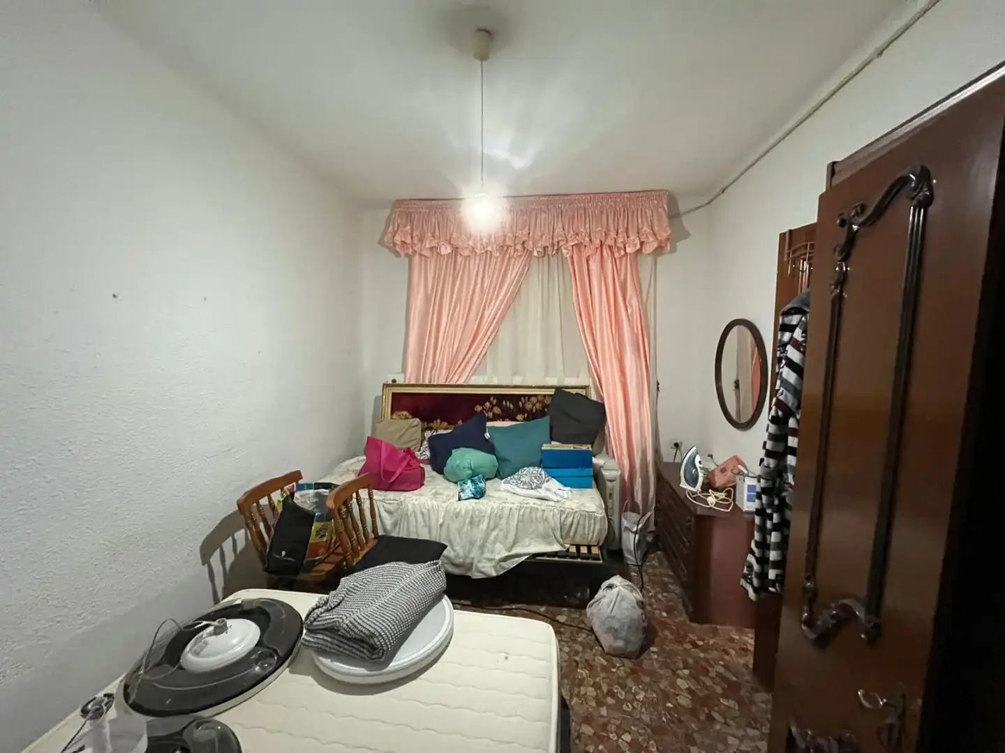 Casa adosada en venta en Calle Cuba, 5, Arrayanes Habitación de Casa adosada en venta en Linares con Aire acondicionado y Terraza