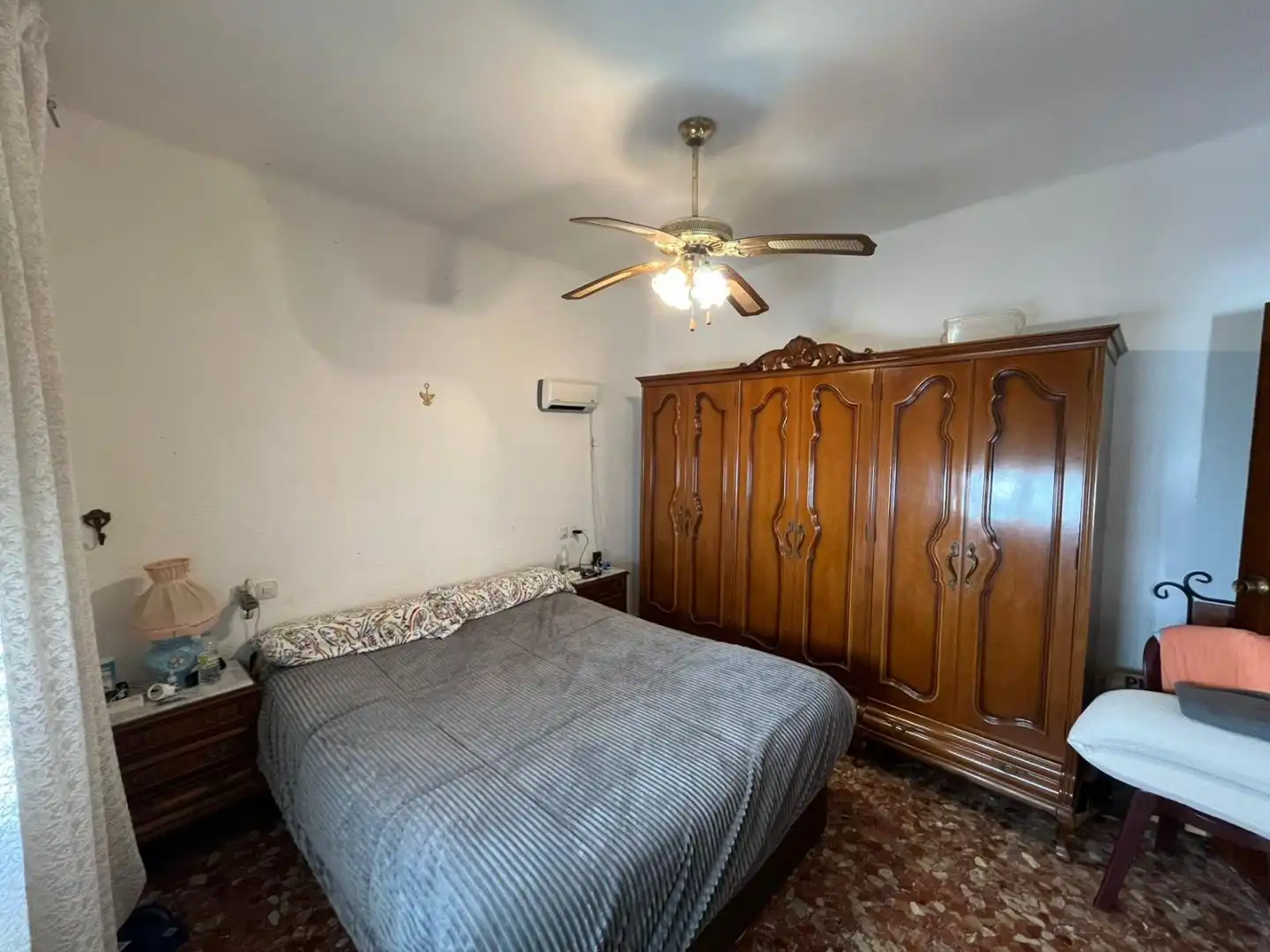 Casa adosada en venta en Calle Cuba, 5, Arrayanes Habitación de Casa adosada en venta en Linares con Aire acondicionado y Terraza