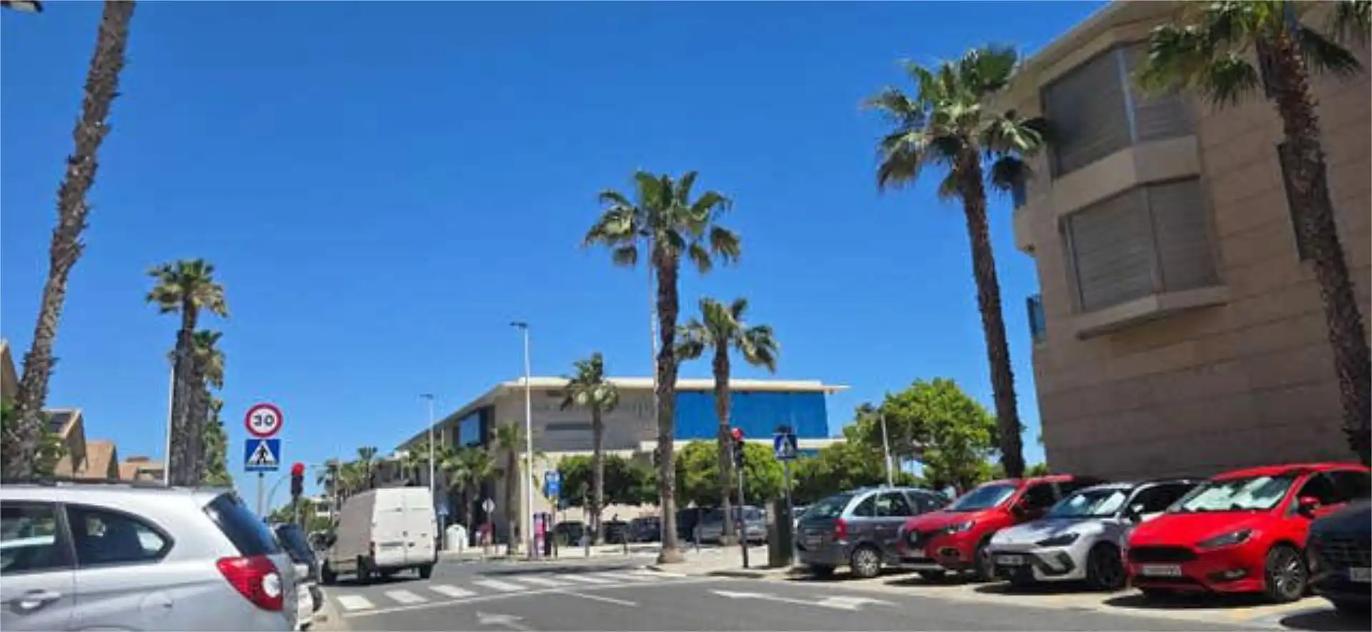 Außenansicht von Garage zur Miete in Alboraya
