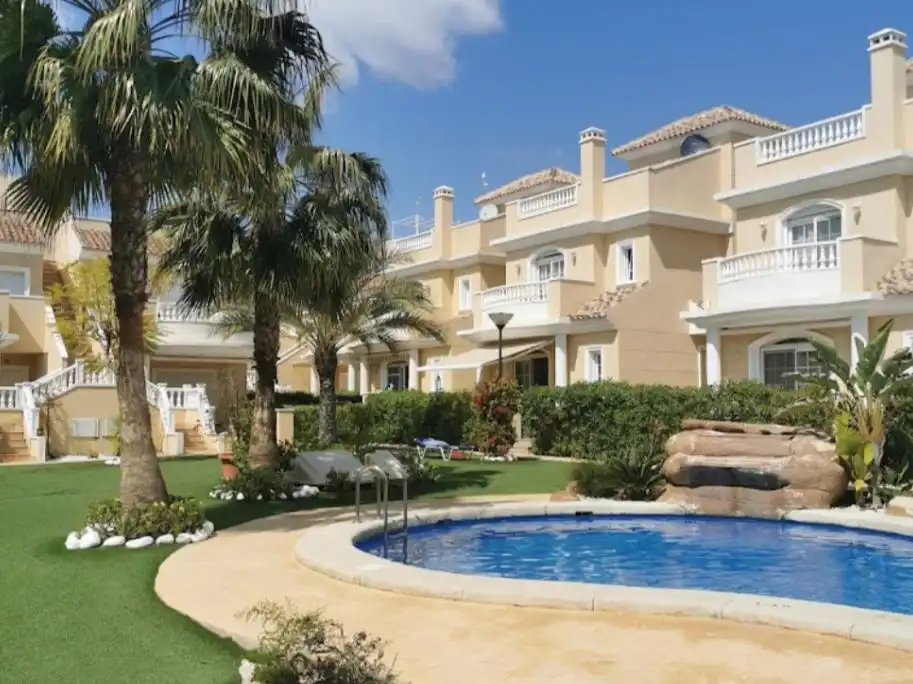 Casa o xalet de lloguer a Carrer Montserrat Caballé, 14, San Fulgencio Jardí de Casa o xalet de lloguer en San Fulgencio amb Aire condicionat, Calefacció i Jardí privat