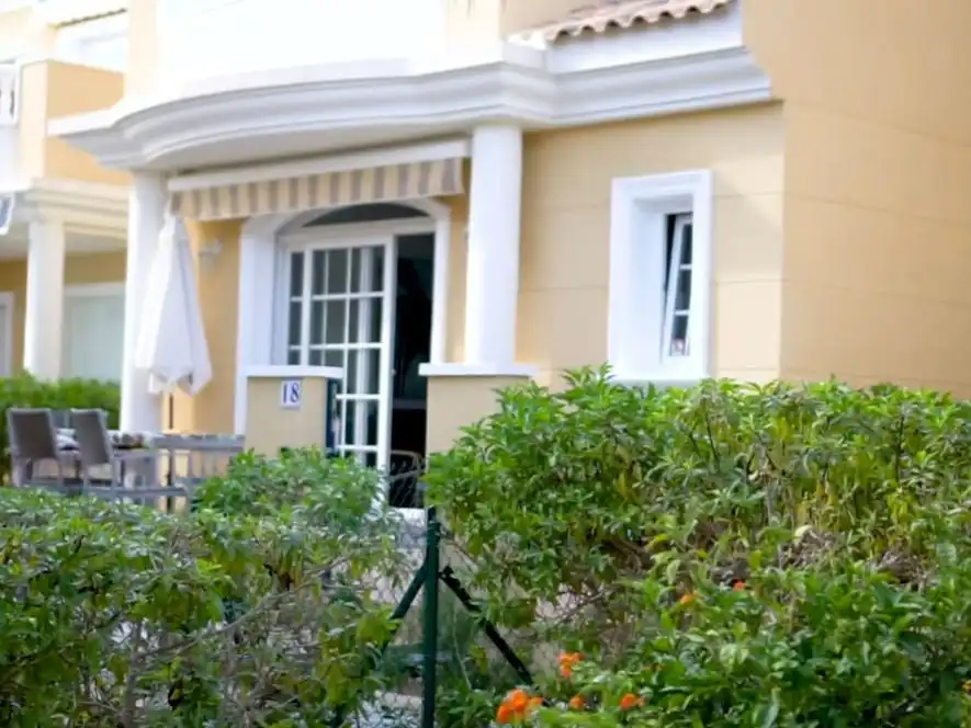 Vista exterior de Casa o chalet de alquiler en San Fulgencio con Aire acondicionado, Calefacción y Jardín privado