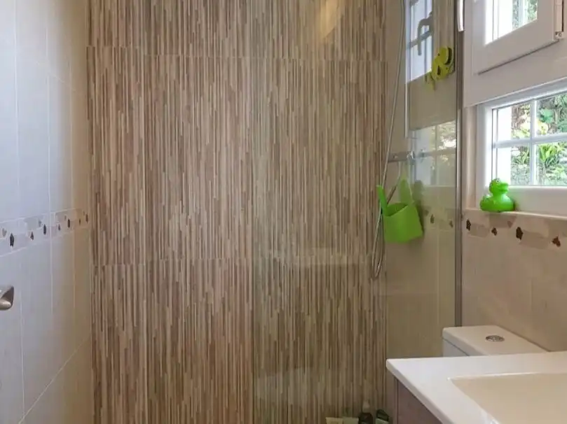 Baño de Casa o chalet de alquiler en San Fulgencio con Aire acondicionado, Calefacción y Jardín privado