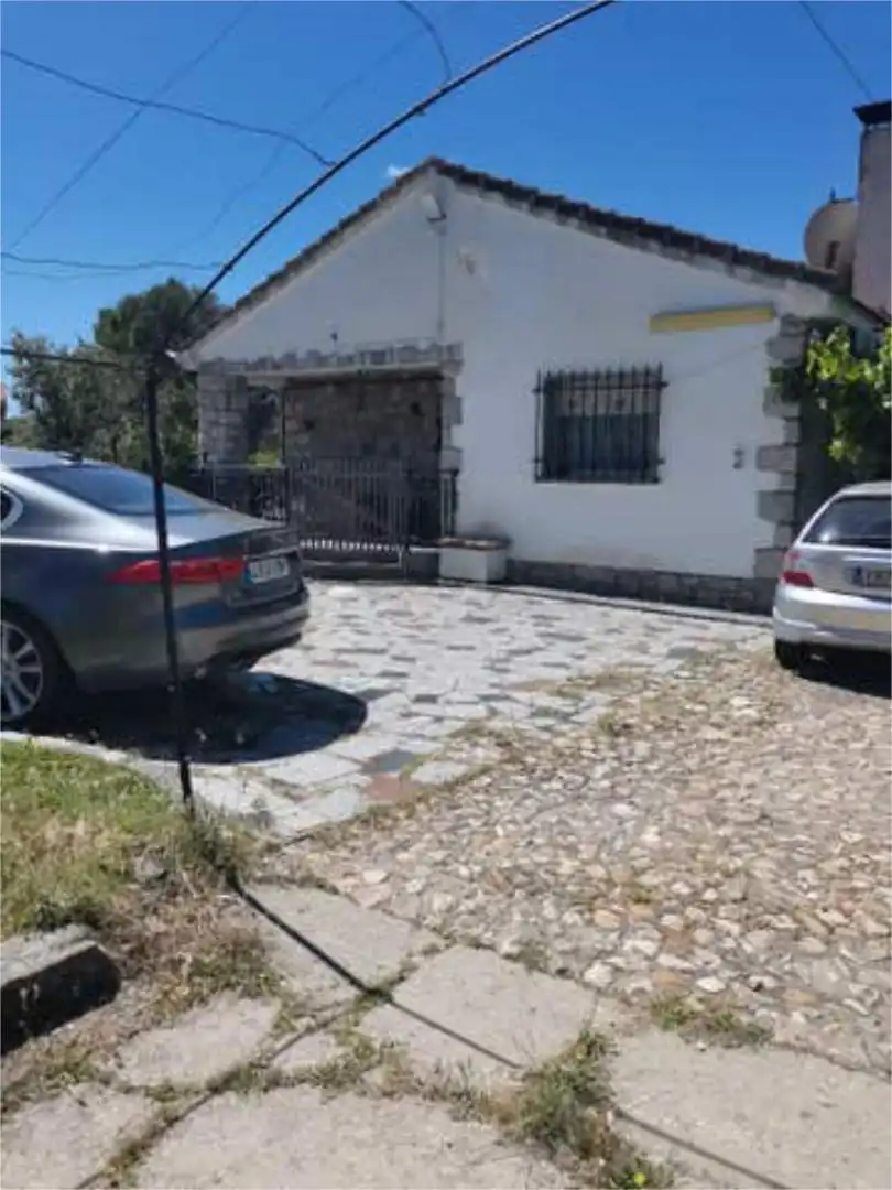 Casa o xalet en venda a Barajas de Melo Aparcament de Casa o xalet en venda en Barajas de Melo amb Terrassa i Piscina