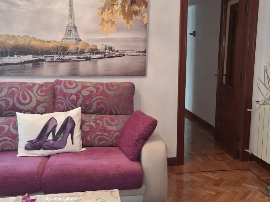 Flat for sale in Rondilla Living room of Flat for sale in Valladolid Capital with Balcony