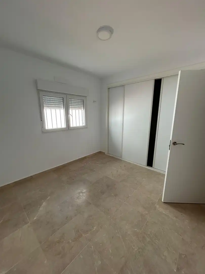 Habitación de Piso de alquiler en Villanueva del Ariscal con Terraza y Balcón