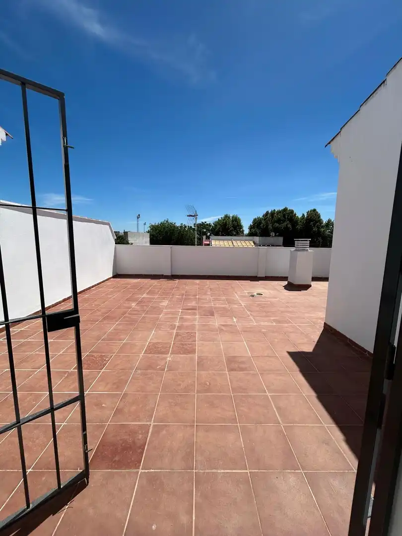 Terraza de Piso de alquiler en Villanueva del Ariscal con Terraza y Balcón