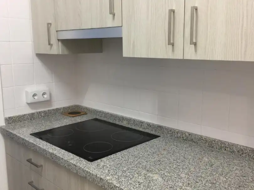 Piso de alquiler en Avenida del Aeropuerto, 12, Ciudad Jardín - Zoco Cocina de Piso de alquiler en Córdoba