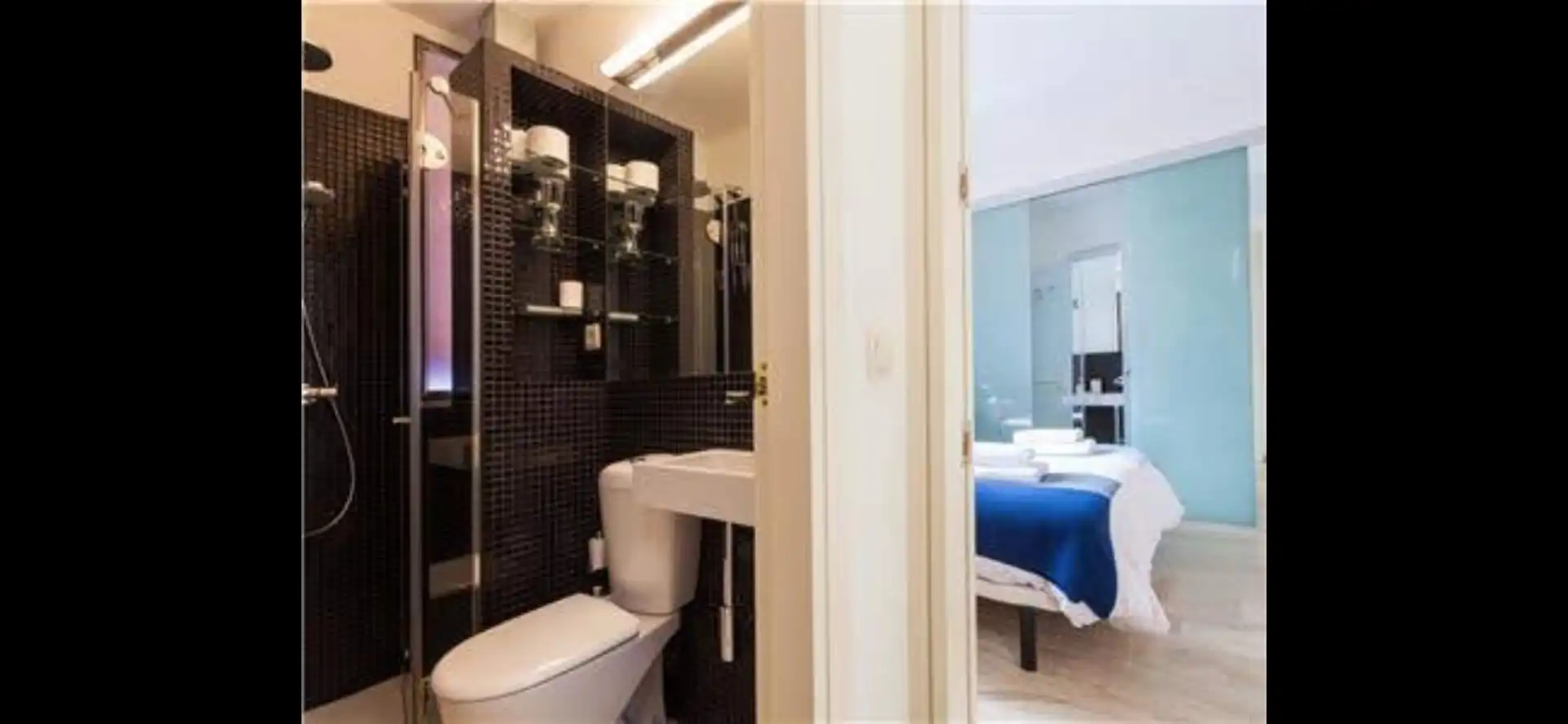 Attic for rent in Calle Pajaritos, 6, Alfalfa - Santa Cruz Bathroom of Attic for rent in Sevilla with Air Conditioner, Heating and Terrace