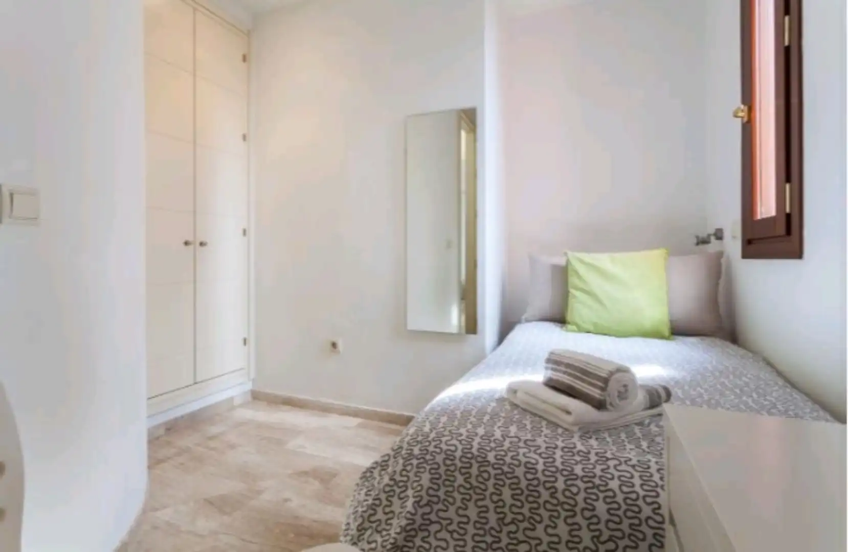 Attic for rent in Calle Pajaritos, 6, Alfalfa - Santa Cruz Bedroom of Attic for rent in Sevilla with Air Conditioner, Heating and Terrace