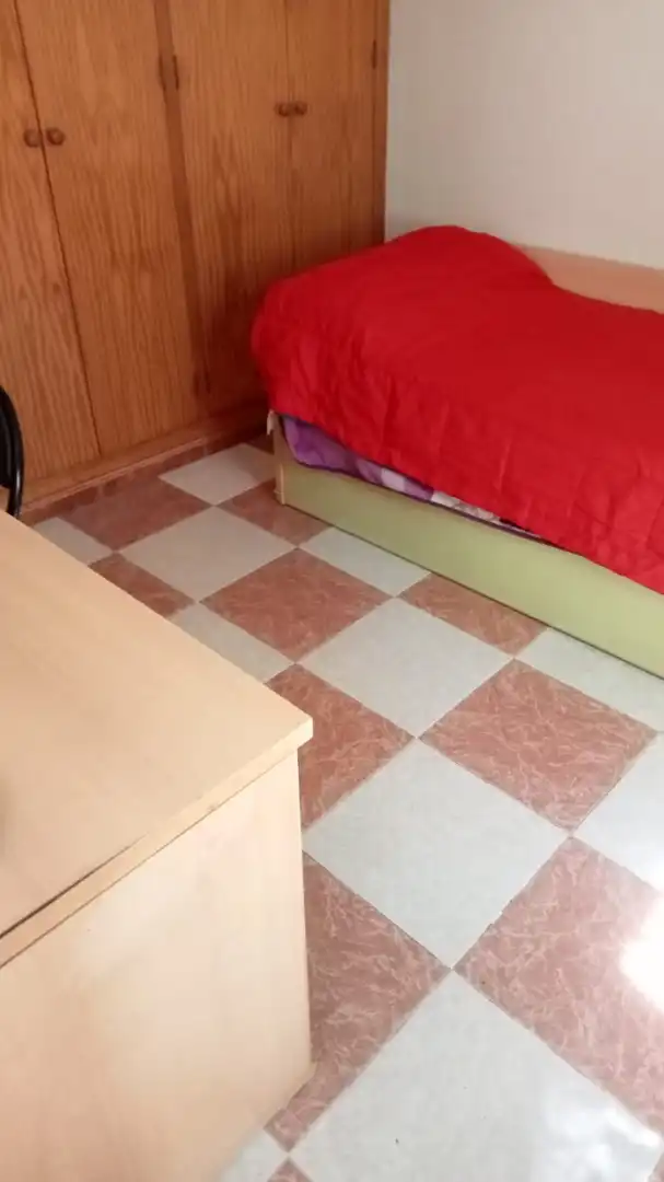 Habitació a calle del general mola, 22, Isla Cristina Ciudad Dormitori de Pis per a compartir en Isla Cristina amb Aire condicionat, Moblat i Forn