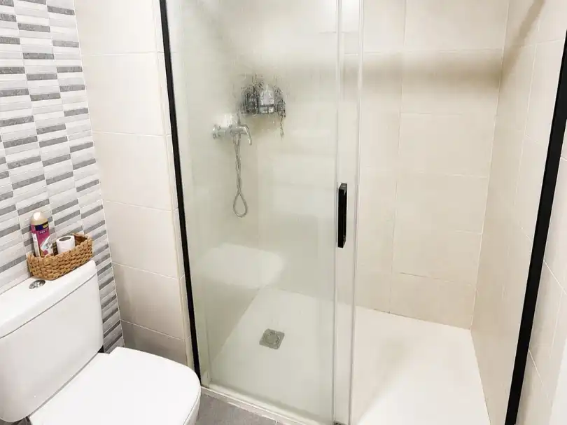 Wohnung zum Verkauf in Calle Río Ebro, 12, Lardero Badezimmer von Wohnung zum Verkauf in Lardero mit Heizung, Privatgarten und Terrasse