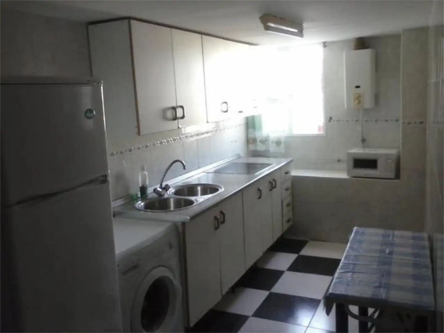 Piso de alquiler en Alameda - Mentidero - Teatro Falla Cocina de Piso de alquiler en Cádiz con Amueblado